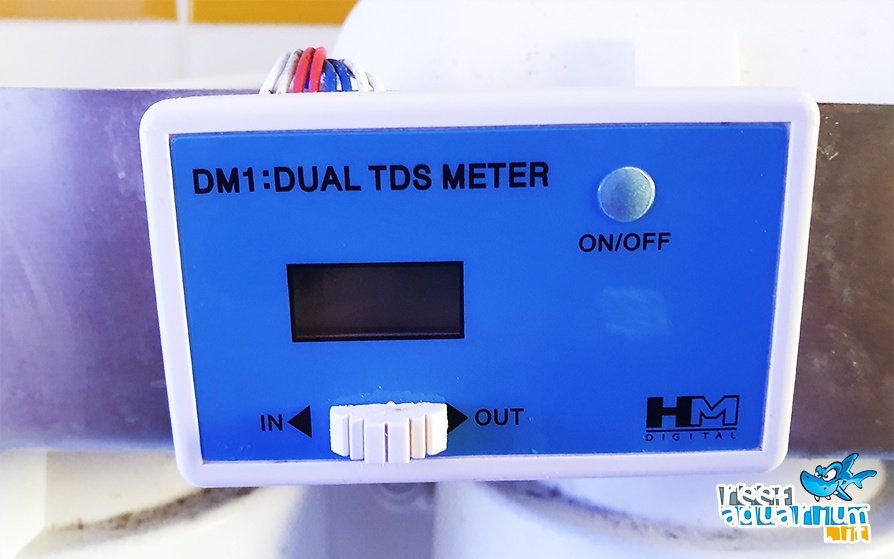 Misuratore TDS che misura la concentrazione totale dei solidi dissolti nell'acqua (conducibilità)